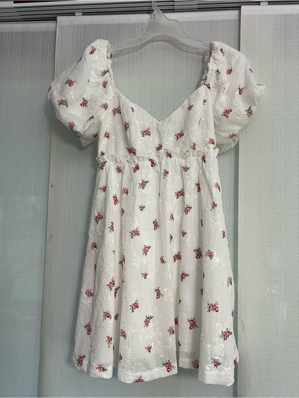 NWOT altar d state White Floral Puff Sleeve Mini Dress